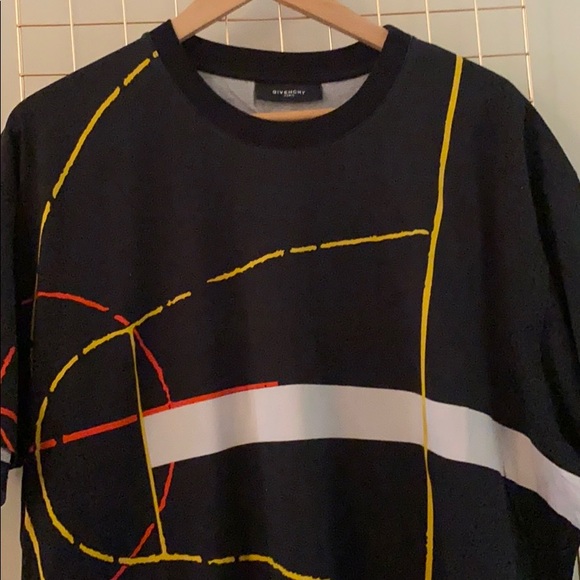 Givenchy t-shirt with abstract print - size XL - Picture 2 of 5